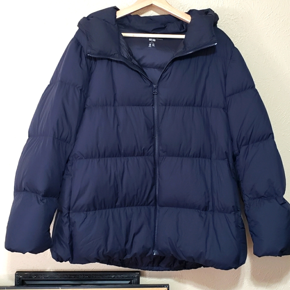 Uniqlo Navy hoodie ultralight puffer down